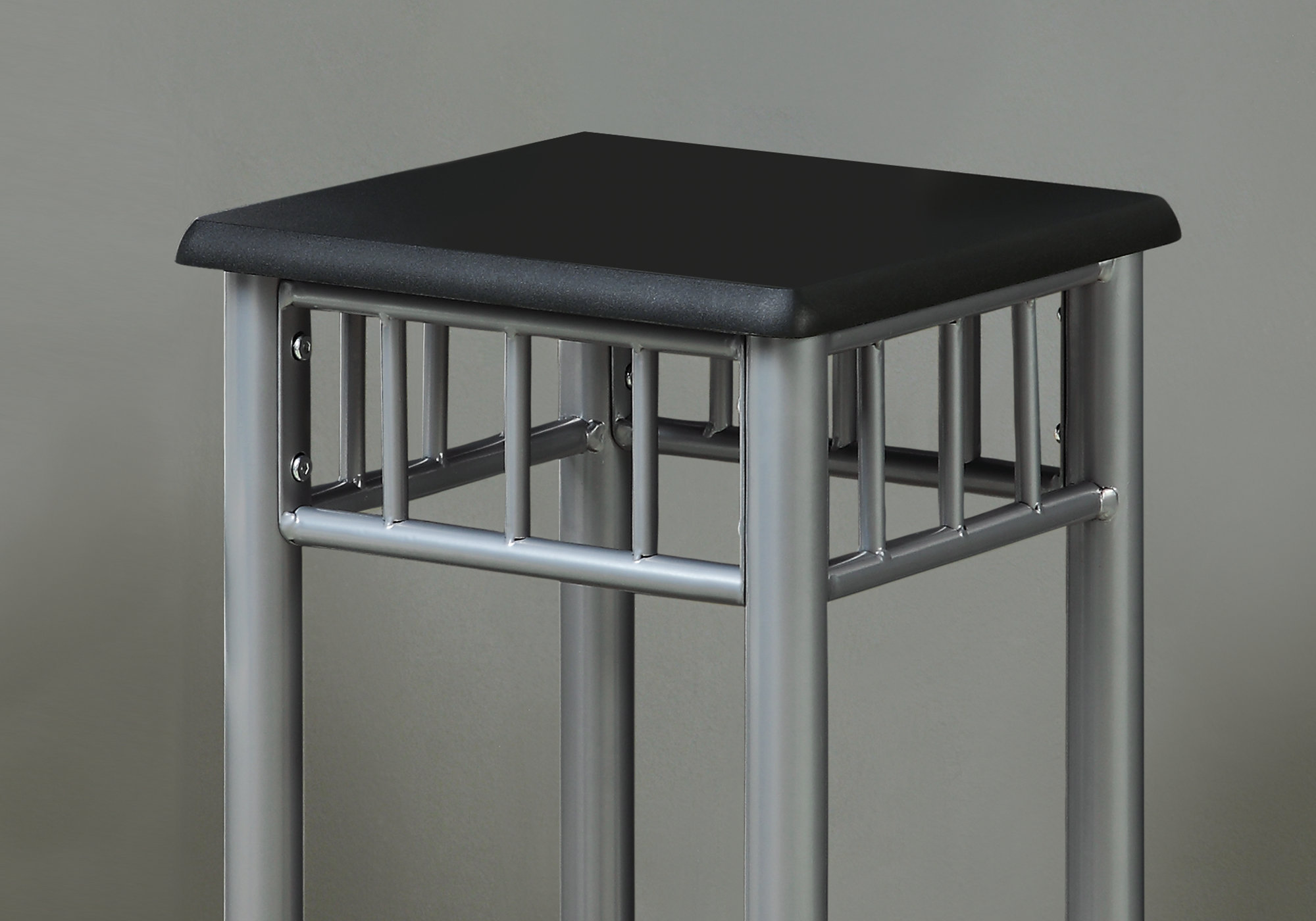 ACCENT TABLE - BLACK / SILVER METAL
